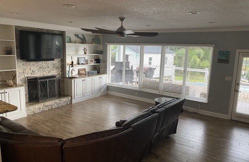 Jacksonville Casa | Centrally located, waterfront, Heated pool home.