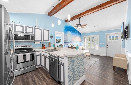 Myrtle Beach Casa | Centrally Located Beach Bungalow