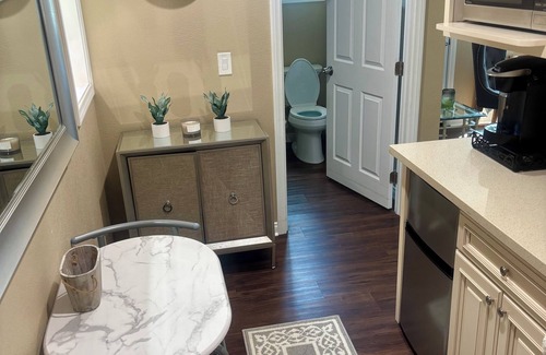Thousand Oaks Apartamento | Centrally Located Studio with Private Entrance and Furnished Patio with BBQ
