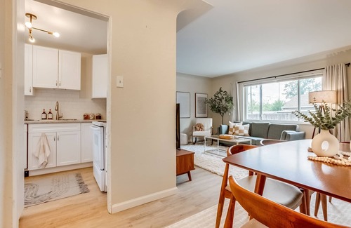 Aurora Condominio | Centrally located Zen Home