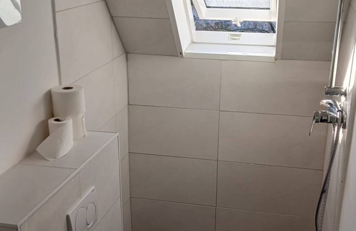 Duisburg Mitte Apartamento | CentralSuites Duisburg - Shower, Livingroom & WIFI