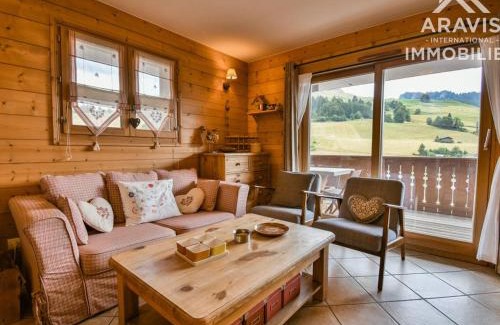 Le Grand-Bornand Apartamento | Centre village, 4 pers., 2 ch., face aux pistes, parking, balcon - FR-1-391-5