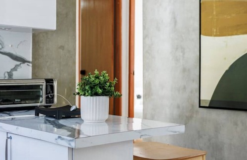 Eleanor Roosevelt Casa | Centric Boho Haven in Hato Rey | Unit 2