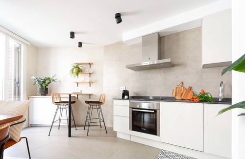 San Sebastian Centro Apartamento | ☆Centric Spacious⎮7 balconies⎮Brand new ⎮Aircon ☆