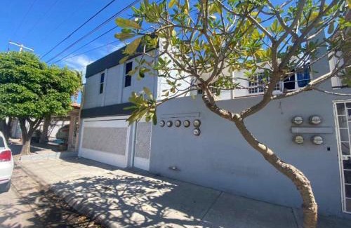 Culiacán Apartamento | Centrico, Cama King Size & Cocina Cerca de la UAS
