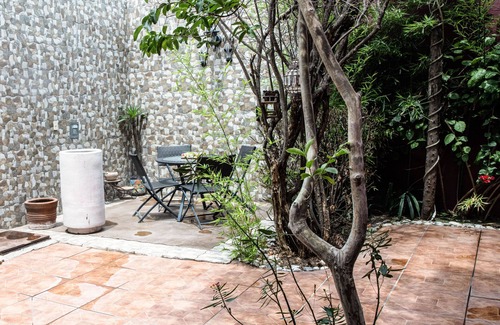 Colonia San Antonio Casa | Centro 4Bed Home on Stirling Dickinson