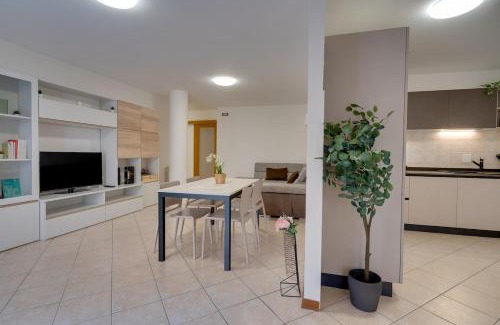 Cormons Apartamento | Centro Cormons - 3 Camere Letto & Balcone Privato