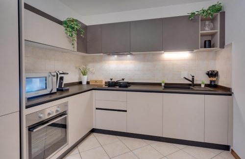 Cormons Apartamento | Centro Cormons - 3 Camere Letto & Balcone Privato