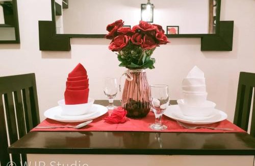 Muntinlupa Apartamento | Centropolis Queen Bed Suite- Modern Posh Style