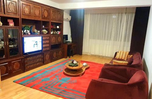 Bucharest Apartamento | CENTRU UNIRII LUXURY VIP Apartament 2 camere 98 mp ! Parcare subterana privata incalzita iarna si climatizata vara doar cu rezervare in limita locurilor disponibile ! PROPRIETATE IN REGIM HOTELIEP - NU ARE BUCATARIE !