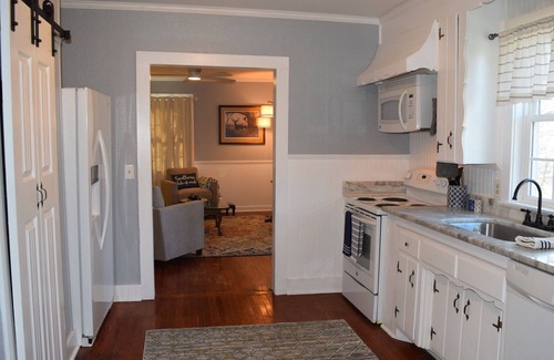 Franklin Otro | Century old southern farmhouse
