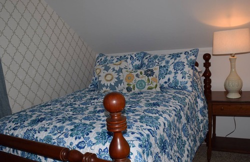 Franklin Otro | Century old southern farmhouse