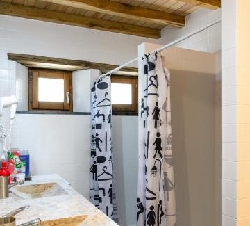 Lousa Casa | Cerdeira - Home for Creativity