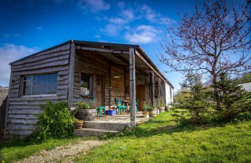 Llangeler Otro | Ceridwen Glamping, double decker bus and Yurts