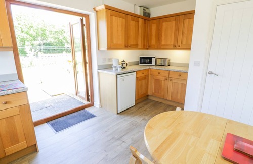 Penrhyndeudraeth Cabaña | CERIS, pet friendly, character holiday cottage in Penrhyndeudraeth