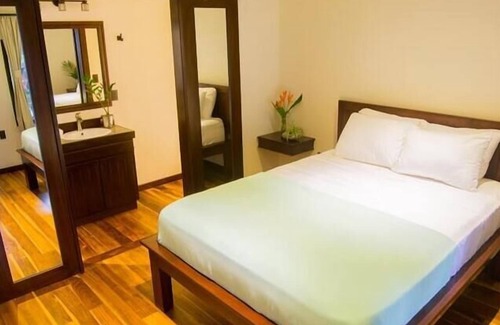 Dominical Hotel | Cerro Chirripó King Room at Hona Beach Hotel