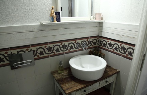 Ayvalik City Center Hotel | Cesmeli Han