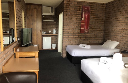 Cessnock Hotel | Cessnock Vintage Motor Inn
