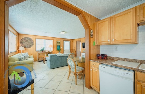 Cherry Grove Beach Casa | CG Beach Bungalow #1