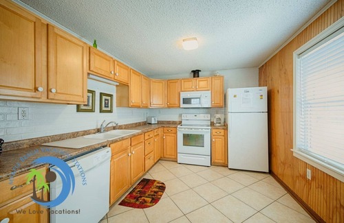 Cherry Grove Beach Casa | CG Beach Bungalow #1