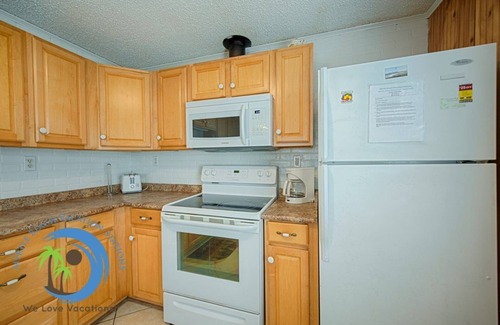 Cherry Grove Beach Casa | CG Beach Bungalow #1