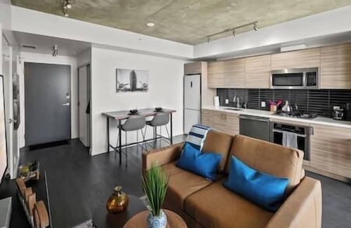 Connaught Condominio | Cgy Tower Views | Mins to Saddledome | Gym | Pool