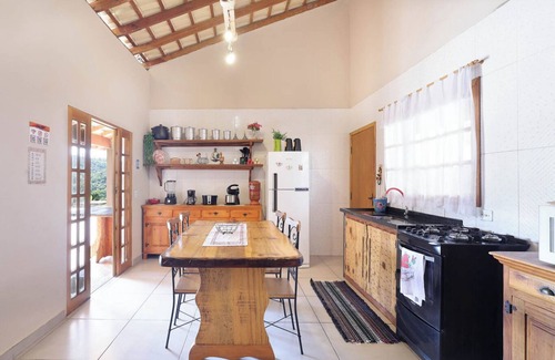 Ibiuna Chalet De Esquí | Chácara com piscina, churrasq e WiFi, pet friendly