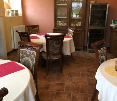 Les Ponts-de-Ce Cama Y Desayuno | Château de Belle Poule