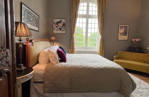 Douville Casa | Château de la Forge