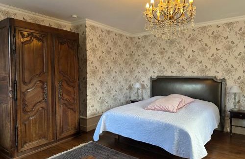Saint-Hilaire-de-Loulay Cama Y Desayuno | Château de la Preuille Bed & Breakfast