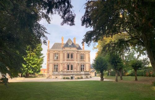Ligny-le-Chatel Cama Y Desayuno | Château de Ligny