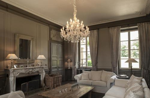 Magny-Cours Cama Y Desayuno | Château de Planchevienne