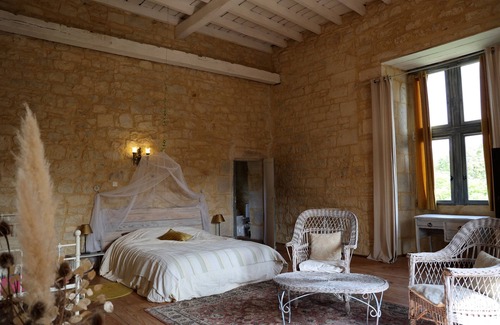 Saint-Chamarand Otro | Château de Saint Chamarand - Large & Small Gîtes