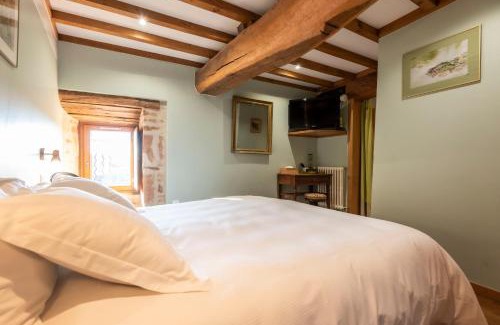 Hurigny Cama Y Desayuno | Château de Salornay