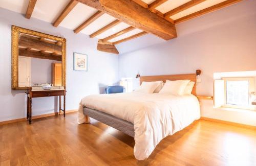 Hurigny Cama Y Desayuno | Château de Salornay