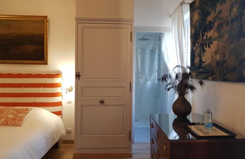 Neuille Cama Y Desayuno | Château de Salvert - Appartement & Chambre d'Hôtes