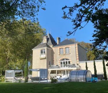 Lys-Haut-Layon Cama Y Desayuno | Château du Beugnon