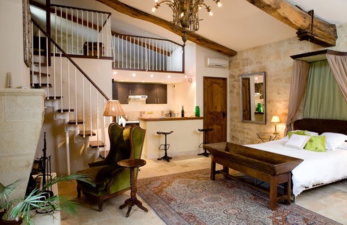 Lussac Cama Y Desayuno | Château Latour Segur Suites & Spa
