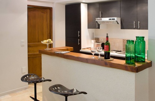 Lussac Cama Y Desayuno | Château Latour Segur Suites & Spa