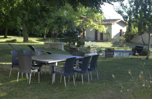 Labarde Casa | Château Rosemont - Grande maison familiale campagne dans le Médoc avec piscine et tennis à 15 mn Bordeaux