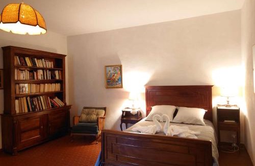 Bollene Casa | Château Rouge - petit château avec piscine - 8 chambres