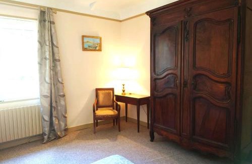 Bollene Casa | Château Rouge - petit château avec piscine - 8 chambres
