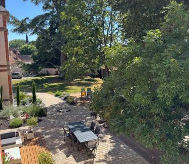 Neuilly-le-Real Cama Y Desayuno | Château Ségot