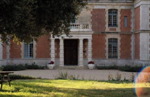 Fajolles Apartamento | Château Stay – 1BR/4P with Pool & Park Access