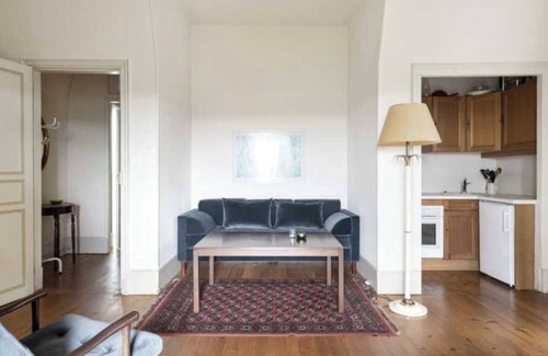 Fajolles Apartamento | Château Stay – 1BR/4P with Pool & Park Access