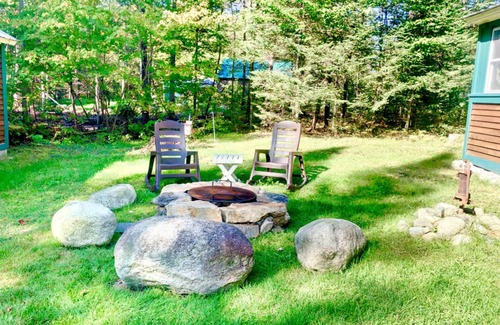 Franconia Casa | CH Adorable cottage in Franconia minutes from Cannon, Franconia Notch! Fire Pit, wifi, laundry