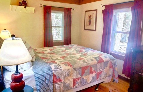 Franconia Casa | CH Adorable cottage in Franconia minutes from Cannon Franconia Notch Fire Pit wifi laundry