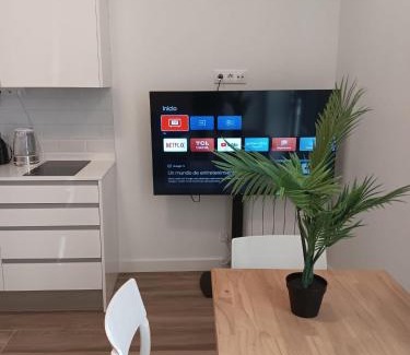 Almenara Apartamento | CH Plaza Castilla 1