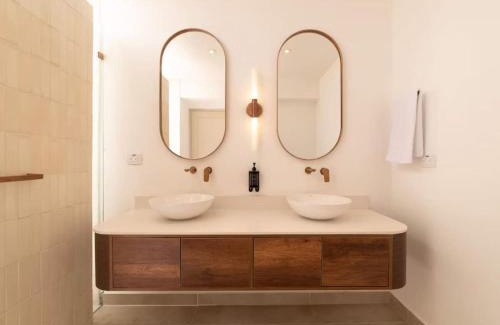 Alejandria Casa | CH65 Luxury 5BR Villa Jacuzzi Garden de Oro