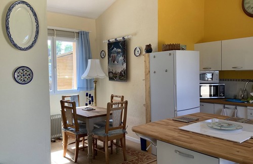 Saint-Etienne-de-Villereal Cabaña | Charming Cottage in Saint Etienne